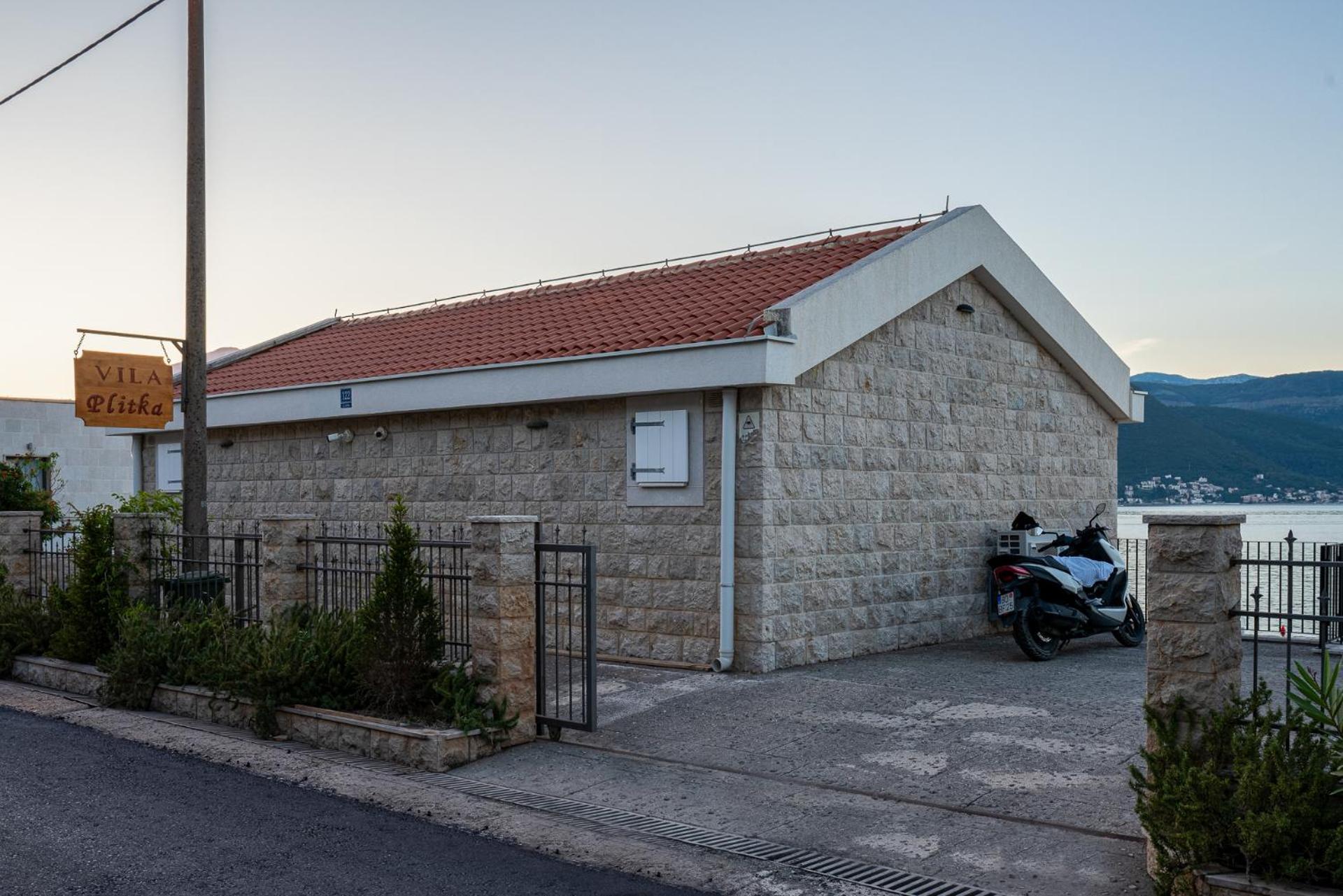Villas Plitka Tivat Luaran gambar